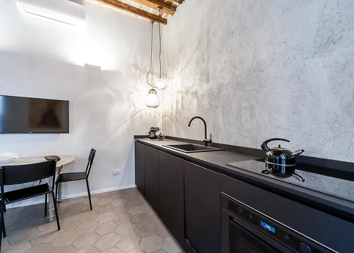 Trastevere Luxury, Ampia E Confortevole Location Sospesa Tra Design E Storia